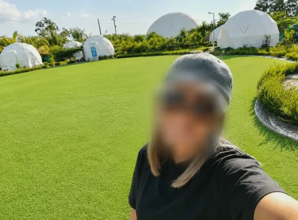 Amina, 35