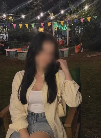 Caroline, 24