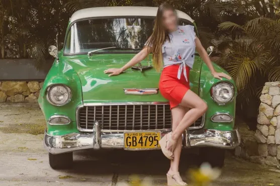Clara, 32