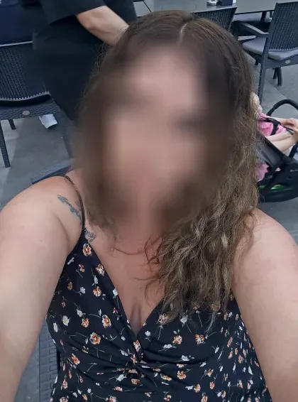 Ellen, 36