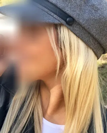 Emilie, 31