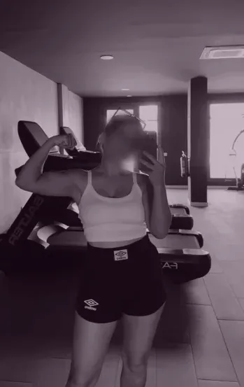 Josefine, 25