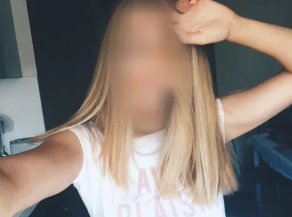 Louise, 28