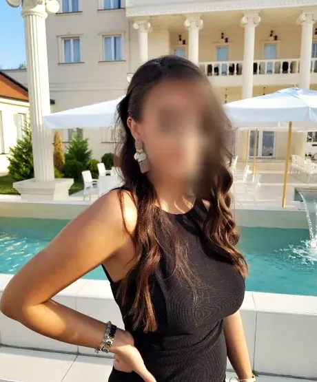 Marianne, 29