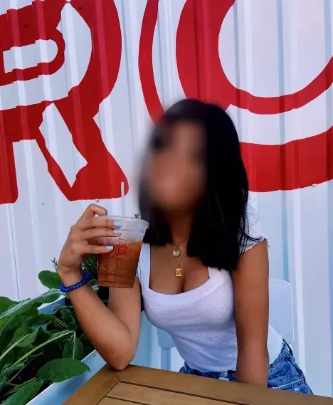 Michelle, 19